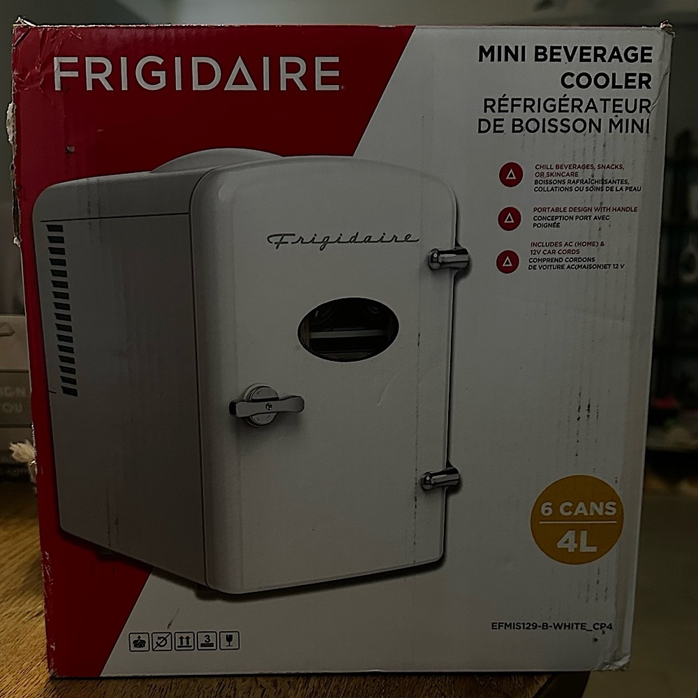 Frigidaire White Mini Beverage Cooler